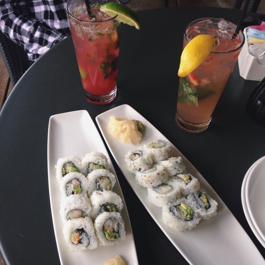 kona grill sushi tempura roll
