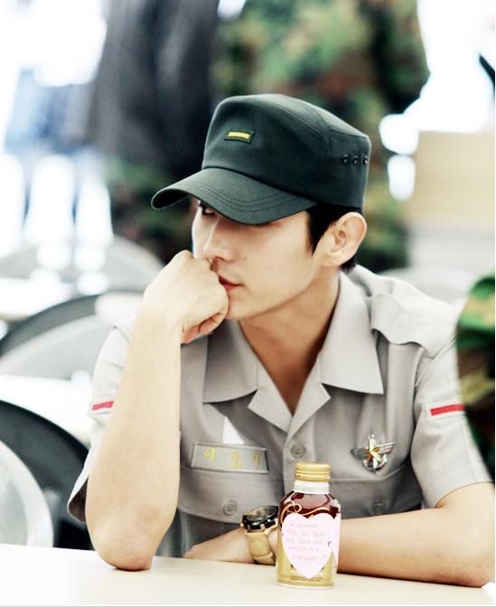 Lee Junki army photos