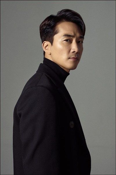 Song Seung Heon Considering Lead Role for Upcoming tvN Family and