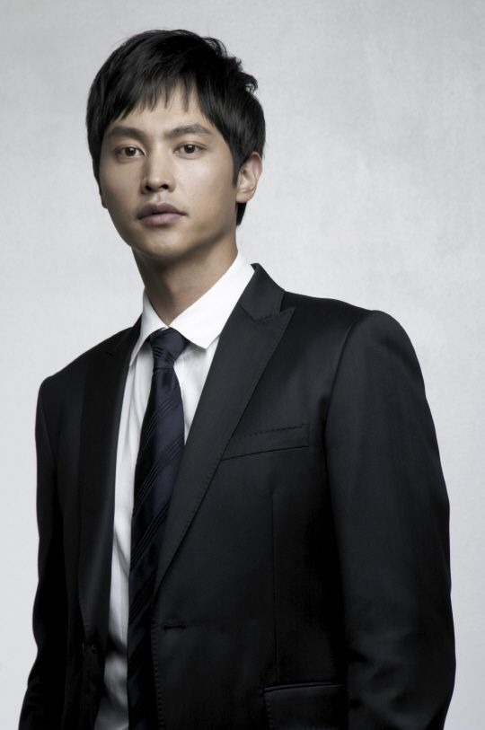 Orange Marmalade Starts Filming and Song Jong Ho Joins the Vampire Side