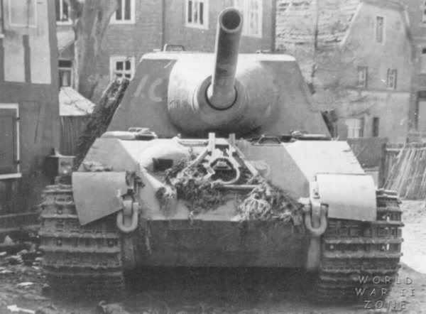 Jagdtigerx7-front.jpg