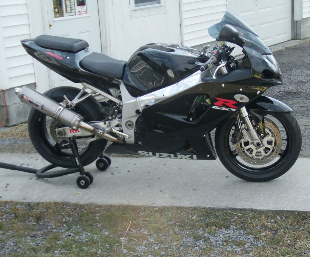 http://i966.photobucket.com/albums/ae149/Suzukifan8401/Bike2.jpg