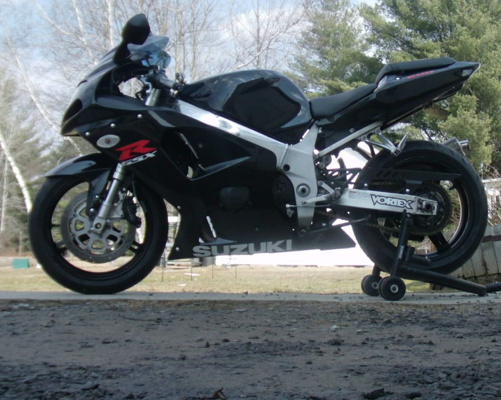 http://i966.photobucket.com/albums/ae149/Suzukifan8401/bike7.jpg