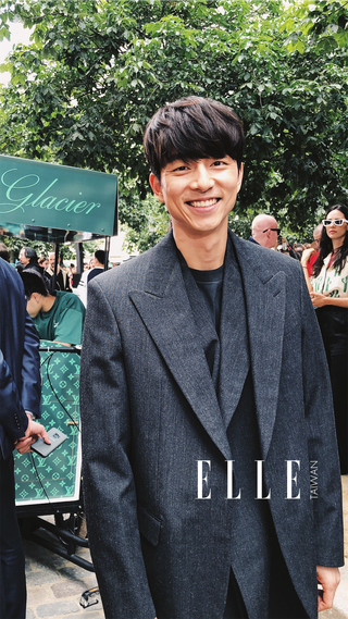 Gong Yoo Does Hobo Chic at Louis Vuitton Show in Paris - A Koala's  Playground