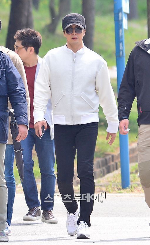 Bae Yong Joon Makes Rare Public Appearance for Kim Hyun Joong's ...