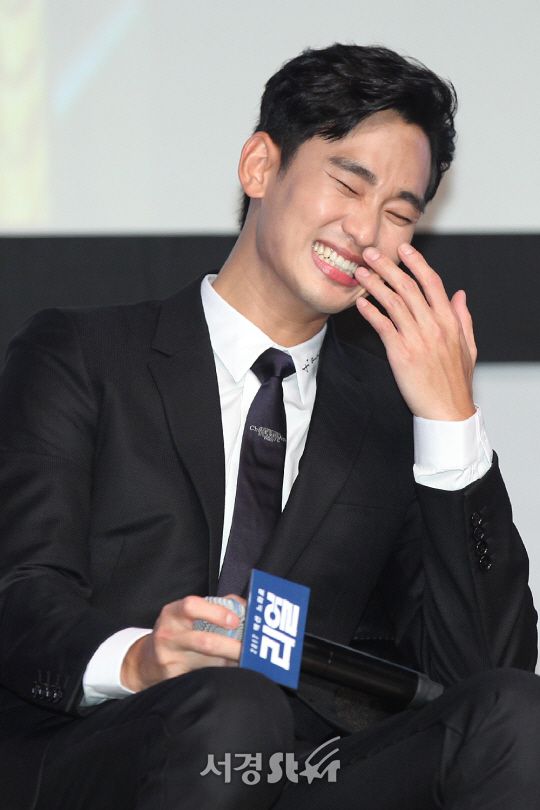 Kim Soo Hyun All Smiles and More Smiles at the Press Conference for ...