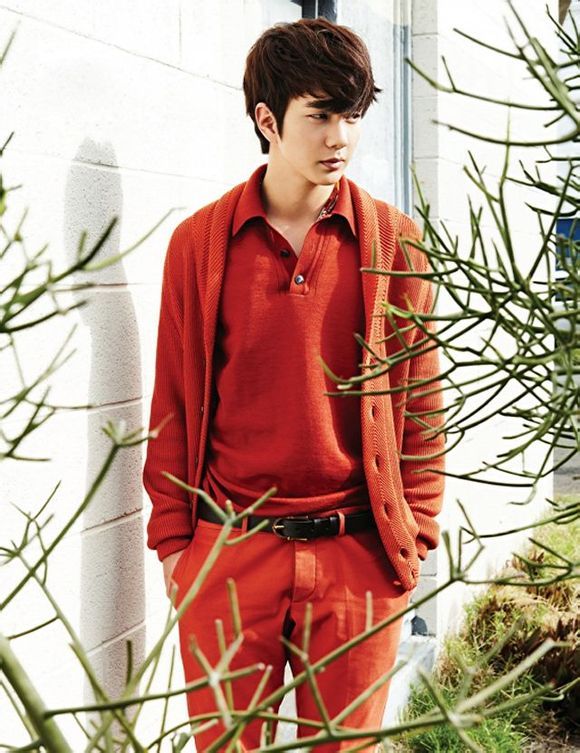 Additional Glorious Pictures of Yoo Seung Ho in the March Edition of ...
